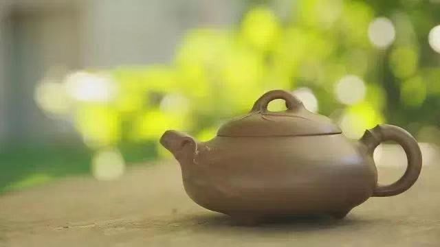 無(wú)由持一碗，寄與愛(ài)茶人